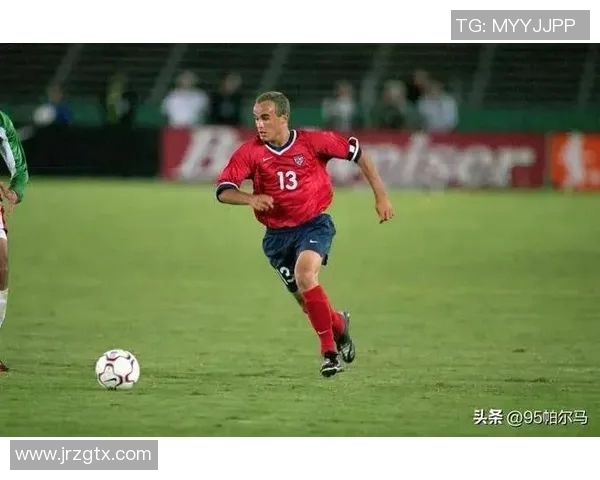 十八岁足球明星的崛起与挑战：年轻天才如何在绿茵场上书写传奇